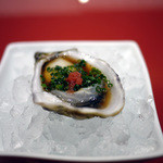 鮨　銀座　鰤門 - 生牡蠣（キャッツアイ）～☆