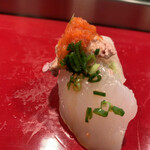 寿司栄 - カワハギ。恐らく板前さん間違えてﾜﾀｼにわさびいりを握ったと思われる。旦那さんに差し上げた(笑)旦那さんカワハギ大好きなのでめちゃくちゃ喜ぶし(笑)