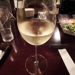 WINE BAR EIZO - 白ワイン（アロイス・ラゲデール　ピノ・グリージョ）　ボトル￥6,000