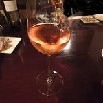 WINE BAR EIZO - オレンジワイン（鶴沼ハーベスト　スペシャルキュヴェ　ピノ・グリ）　グラス￥1,000