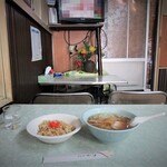 銀水食堂 - お一人さまはこちらの席へ