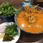 タイジンジャー - カオソーイ&パクチー鬼盛り