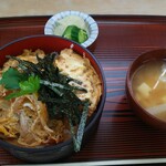 満留賀 - 親子丼　税込800円