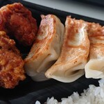 餃子とカレーザンギの店 点心札幌 - 餃子とカレーザンギ