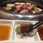 Oomigyuu Hitosuji Nouka Resutoran Daikichi - 塩・わさびで召し上がってください。お肉本来の味を味わえます。