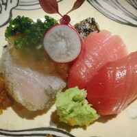 ワインと和食 みくり - 造り　鰆昆布〆、鮪　スモーク醤油