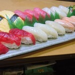 Sushi Kappou Hanamaru - 銚子生「メバチマグロ」青森「スルメイカ」茨城神経抜き「平目」など本日も新鮮魚介入荷です。