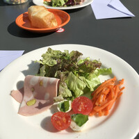 grigio la tavola - 