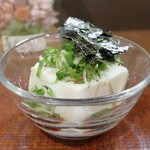 桶家乃隠居 - 冷奴１/４丁