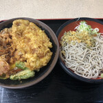 肥後一文字や - 冷やしかけそばセット 天丼は、デフォの豚天丼にかき揚げをトッピング。〆て670円