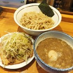 Tsukemembiton - つけ麺全部のせ