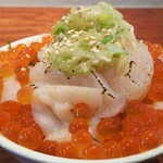 灼味噌らーめん 八堂八 - 北海道産生ホタテの炙りと自家製イクラの週末限定飯 500円、限定15食になります