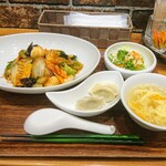 大連餃子基地 ダリアンスタンド - 