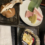 ネギタン ホルモン寺山 - 豚肉とキノコ焼き