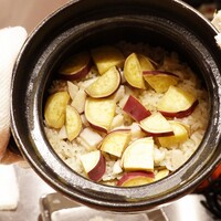 割烹 春 - 鳴門金時とホタテの炊き込みご飯♪