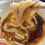 五島うどんと酒菜 はちびら - 釜玉うどんを楽しむ