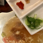 五島うどんと酒菜 はちびら - 柚子胡椒と唐辛子で味変