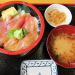 ふるさと味覚館 - 地魚丼