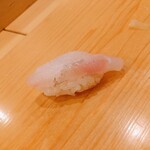 鮨 しゅん輔 - のどくろ、藁の香りがまた素晴らしい