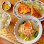 山本養鱒場 - フライ定食