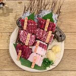 東京馬焼肉　三馬力 - 極上馬刺7点盛り合わせ