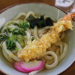 手打うどん まき - かけ280円＋えび天200円