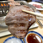 スタミナ苑 - 上タン 食べ頃リフト