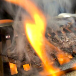 スタミナ苑 - 上ミスジ 焼き焼き風景