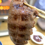 スタミナ苑 - 上ミスジ 食べ頃リフト