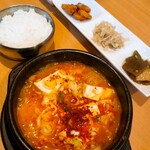 韓国家庭料理 我が家 - キムチチゲ