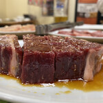 食道楽おしだ - 厚みのある上牛ヒレ