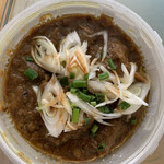 Bonga's Curry&Dining - 10月後半 月替わりメニュー 豚焦がしにんにくカレー　1,020円。