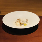 ラ カンロ - ③【Cappucinno：茸 銀杏】
      ★ 鶏のコンフィ+砂ズリ+茸+銀杏+鶉の卵、鰹出汁とクリームのカプチーノソース掛け