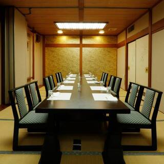 2階個室のご利用にはコース料理をご予約下さい。3名様からご利用いただけます
