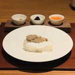 ラ カンロ - ④【Pomme de terre：キャビア イクラ】
      ★ スジアラの蒸焼き、馬鈴薯ペースト+セップ茸+クリームのソース、トリュフ掛け
      マッシュポテト+イクラ、馬鈴薯千切り+キャビア、馬鈴薯のフリット