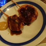 Yakitori No Oogiya - おソースを掛ける