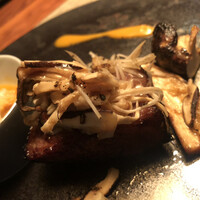 長谷川 稔 - サーロインだけど無駄な脂が無い。松茸の土臭さと付け焼き地の香ばしさに悶絶します