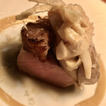 Hasegawaminoru - 梅山豚のグリルに藁焼きの厚岸牡蠣がマウンティング。ソースは胡麻風味。なんでこんな組み合わせを思いつくのでしょう、もうびっくりポン