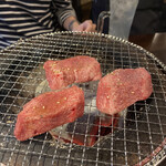 炭火焼肉 肉刺し にく式 - 