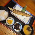 Yompa Chigyojou - 秋刀魚の塩焼き定食＠950円