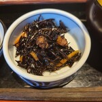 Yompa Chigyojou - 小鉢のひじきの煮物