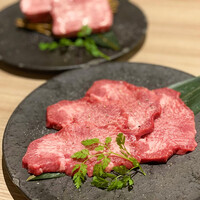近江うし 焼肉 にくTATSU 青山本店 - 