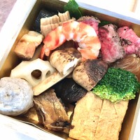 だるま - 味わい弁当。上段。