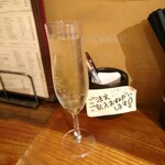 立飲・ビストロシン サンテ - いつもの泡