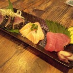 hina - 刺身盛り合わせ（カツオ、サーモン、生キハダ）
