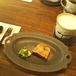 そら豆ガラス商店 - 料理写真:チョコバナナのパウンドケーキ&カフェオレ