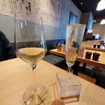 Yakitori Arakiyama - 白ワインと泡