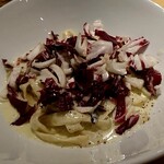 レオン ドーロ - ゴルゴンゾーラとトレビスのクリームソースパスタ