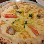 カネ保水産 - オホーツク産ズワイガニとホタテのレモンクリームPizza