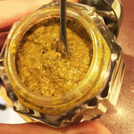 按田餃子 - 途中からこのパクチーとターメリックのペーストをご飯に混ぜながら麻婆豆腐に黒酢をたらして混ぜるとまた別の美味しさ！！